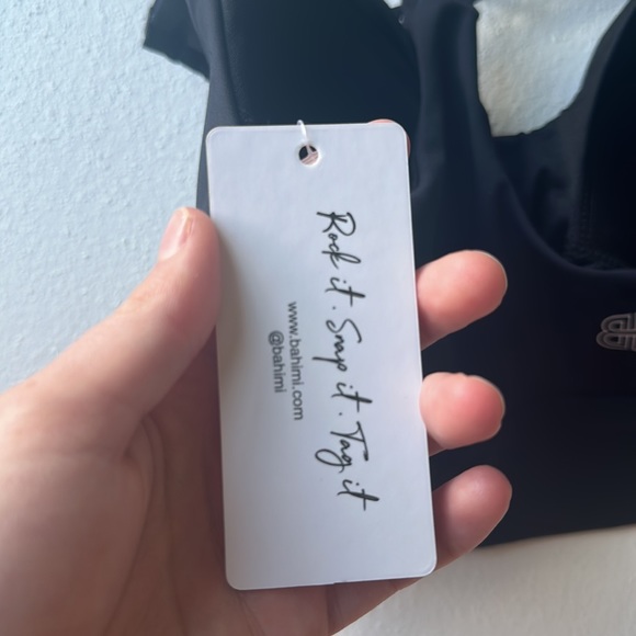 Black Sports bra lots of support size medium - Picture 3 of 6